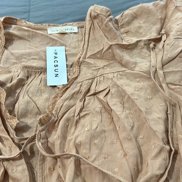 Pacsun front-tie top - Picture 2 of 7